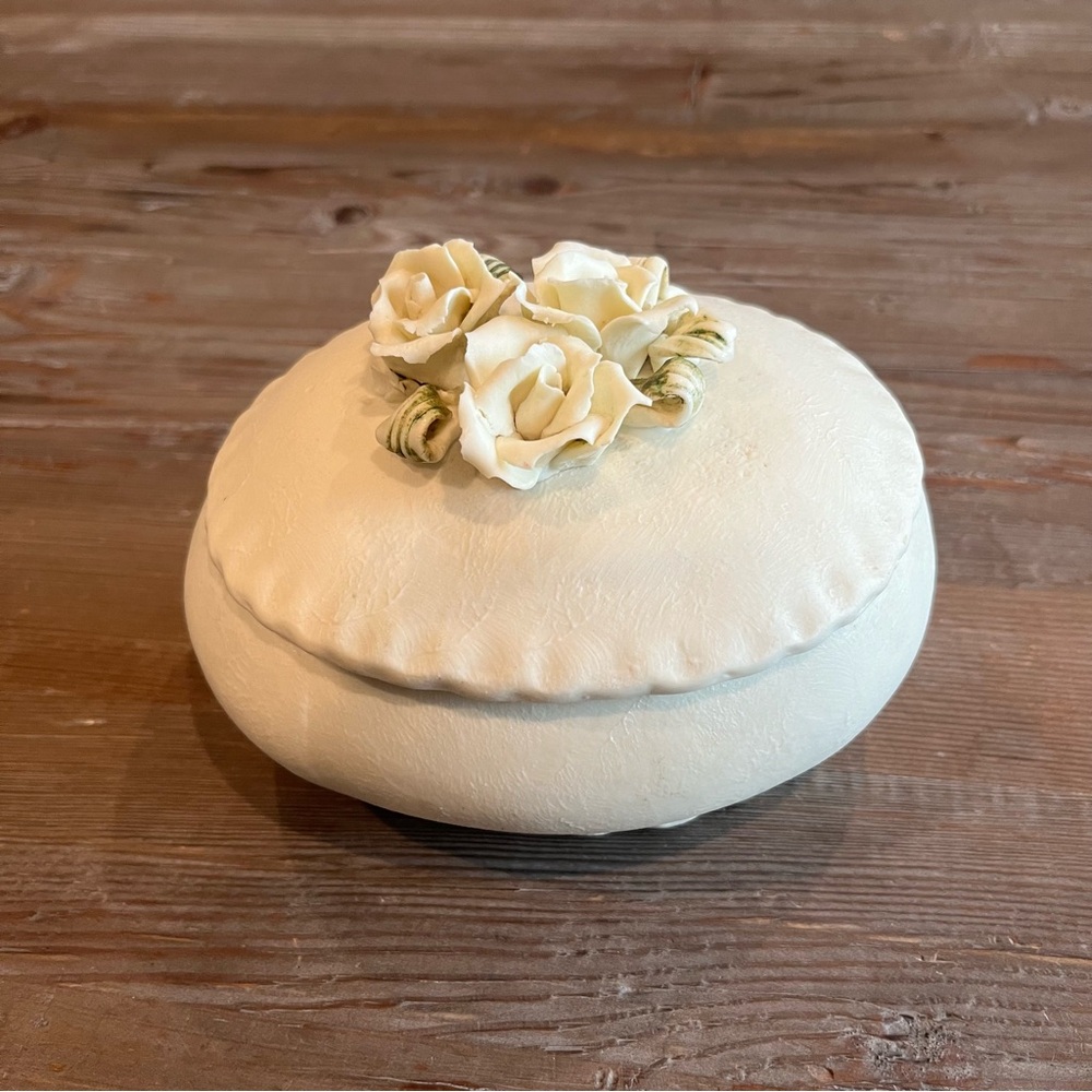 Decorative Bowl with Lid